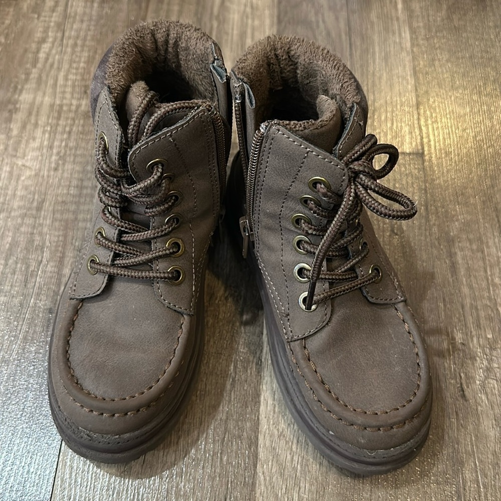 Boys brown H&M boots